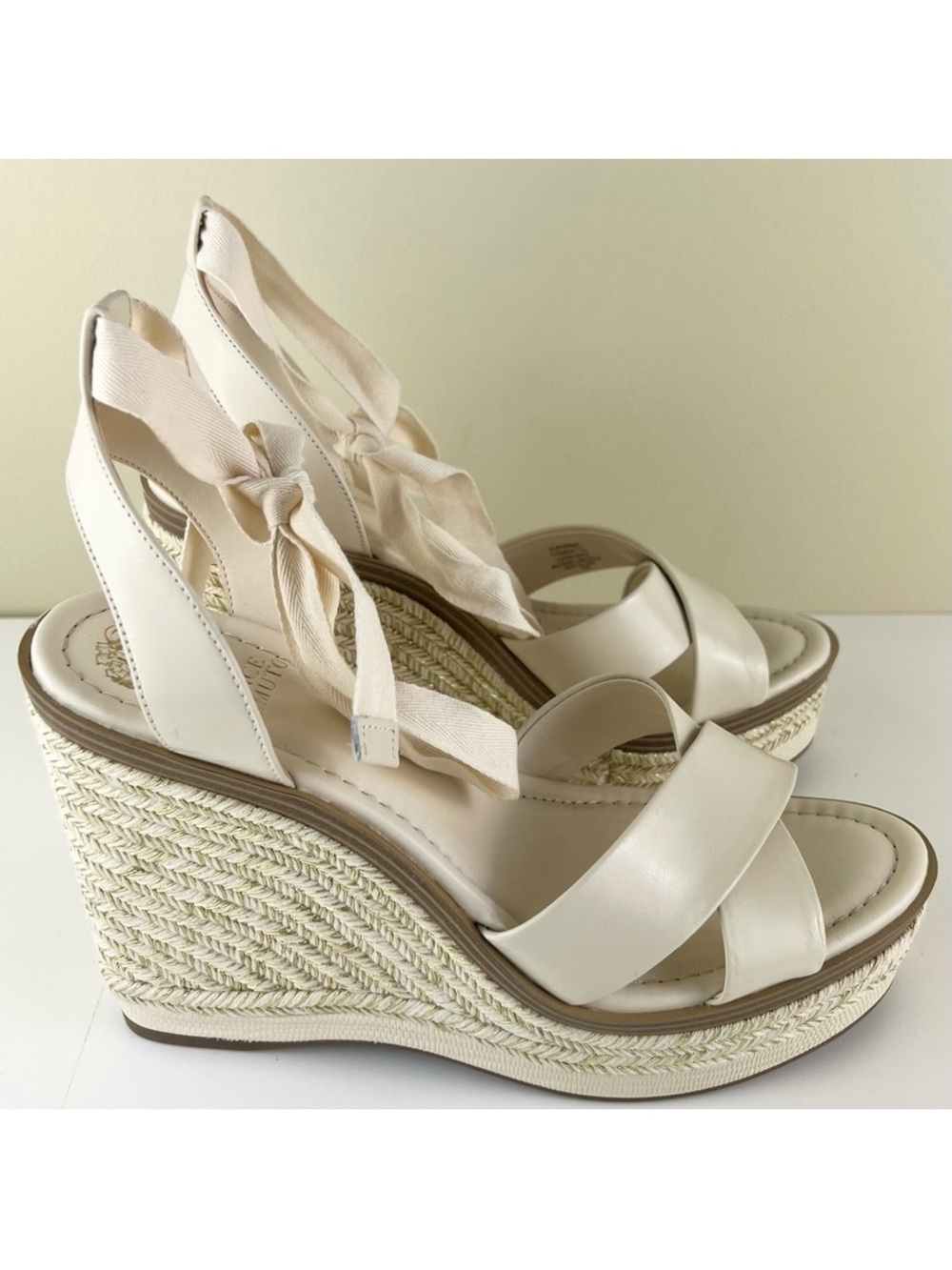 NEW VINCE CAMUTO BEIGE PLATFORM WEDGE SANDALS - Picture 3 of 12